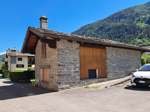 La Salle Les Champ:Chalet da ristrutturare: esterni