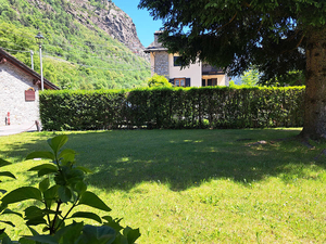 La Salle Les Champ:Chalet da ristrutturare: giardino
