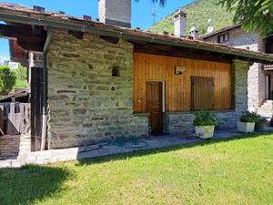 La Salle Les Champ:Chalet da ristrutturare: esterni