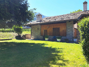 La Salle Les Champ:Chalet da ristrutturare: giardino