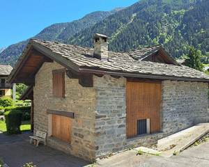 La Salle Les Champ:Chalet da ristrutturare: esterni