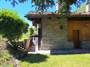 La Salle Les Champ:Chalet da ristrutturare: esterni