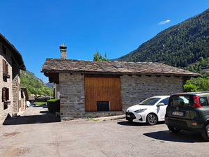 La Salle Les Champ:Chalet da ristrutturare: esterni