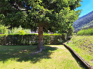 La Salle Les Champ:Chalet da ristrutturare: giardino