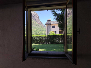 La Salle Les Champ:Chalet da ristrutturare: vista