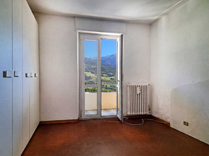 Aosta centro, alloggio 120 mq,  balconi, cantine: camera