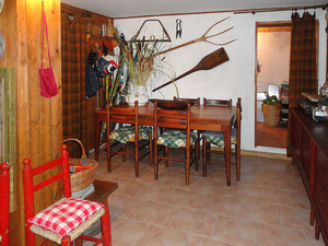 La Salle,:chalet nel bosco: tavernetta