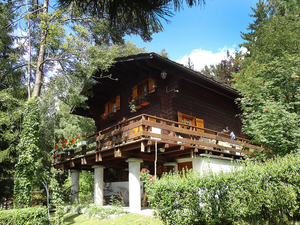 La Salle,:chalet nel bosco: esterni