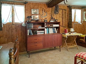 La Salle,:chalet nel bosco: tavernetta