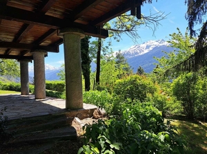 La Salle,:chalet nel bosco: portico