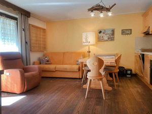 Courmaison bilocale terrazza posto auto: soggiorno