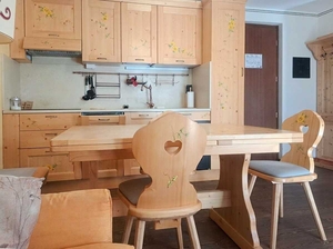 Courmaison bilocale terrazza posto auto: soggiorno