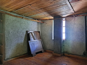 Doues/Roisan, casa colonica da ristrutturare: interni
