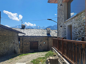La Salle, nuovo quadrilocale 2 balconi: balcone