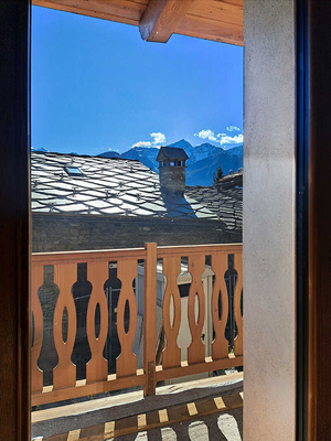 La Salle, nuovo quadrilocale 2 balconi: balcone