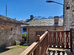 La Salle, nuovo quadrilocale 2 balconi: balcone