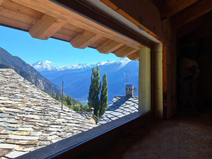 La Salle: nuova mansarda, balcone, cantina: soggiorno