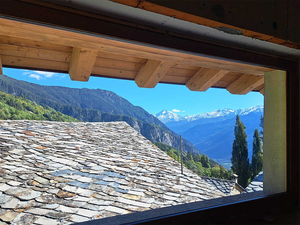 La Salle: nuova mansarda, balcone, cantina: soggiorno