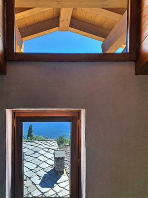 La Salle: nuova mansarda, balcone, cantina: soggiorno